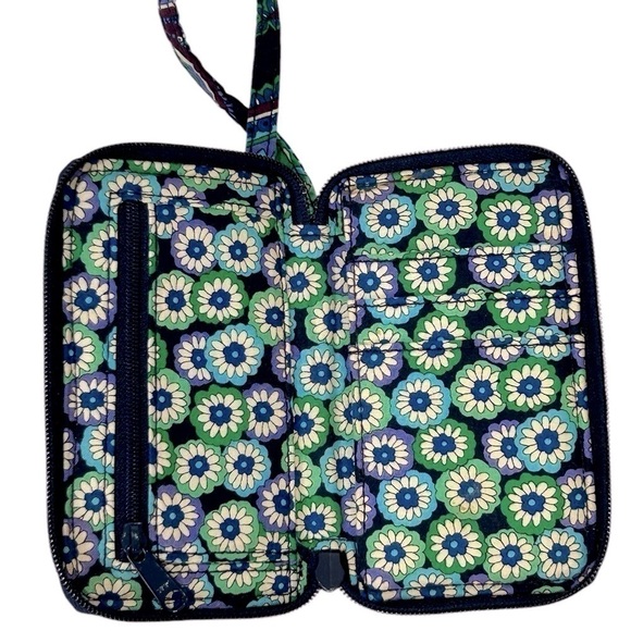 Vera Bradley All-In-One Wristlet Blue Rhapsody Navy/Green/Blue Floral EUC - Picture 4 of 5